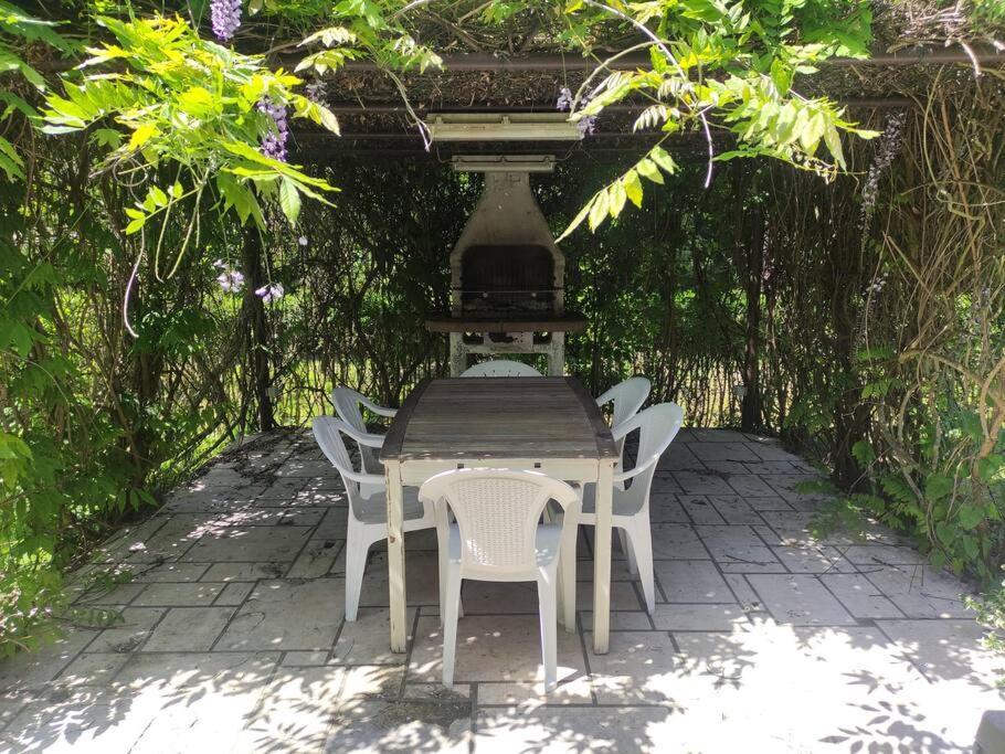Villa Spacieuse Et Accueillante モンス エクステリア 写真